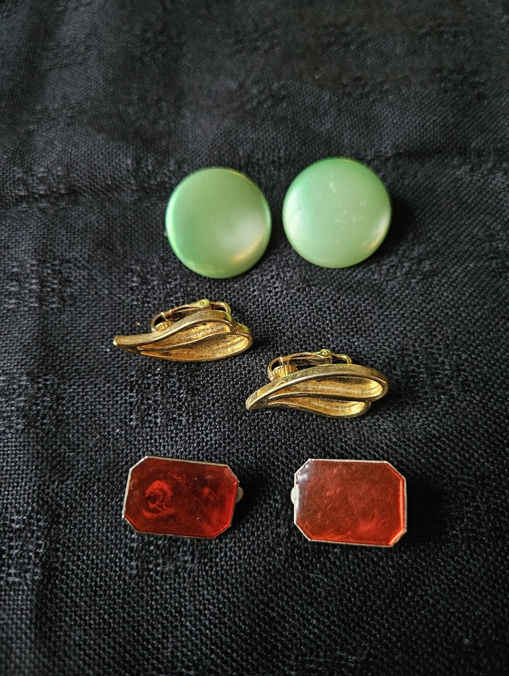Vintage Round Green, Square Red And Gold Tone Leaf Clip-On Earrings